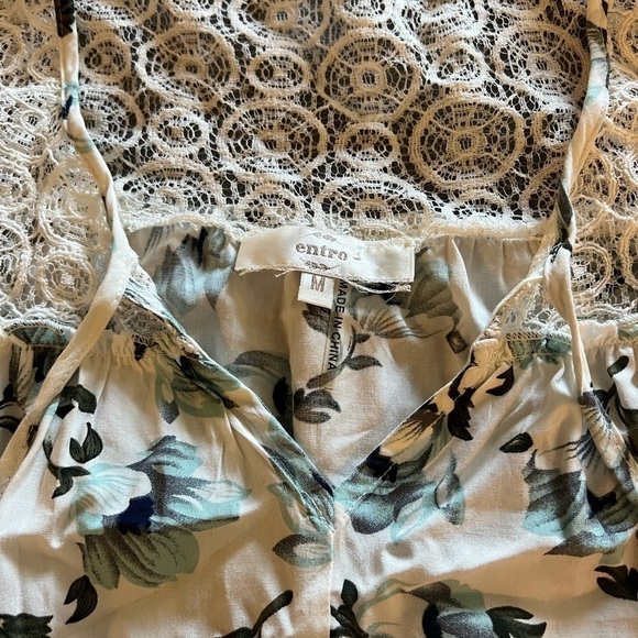 Women's Blouse - Picture 3 of 3